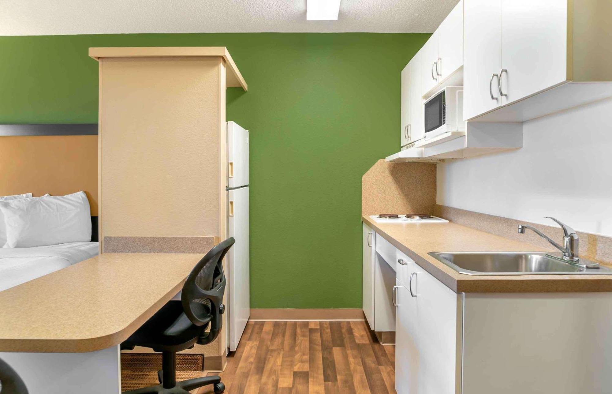 Extended Stay America Select Suites - Chicago - Naperville - West Exterior photo